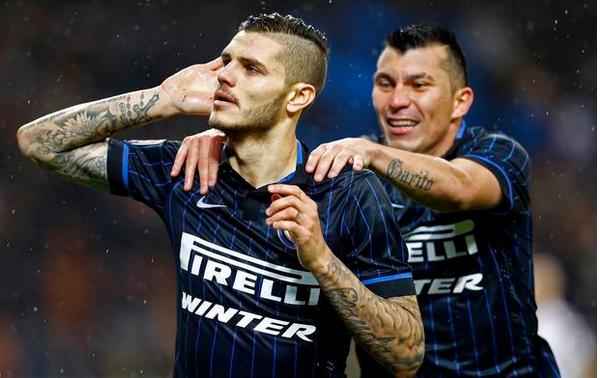  AC米兰边锋造三球，三比零完胜克雷莫内塞巩固欧战席位  