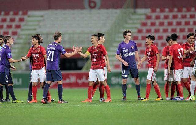  那不勒斯锋线火力全开，四球大胜延续领跑态势